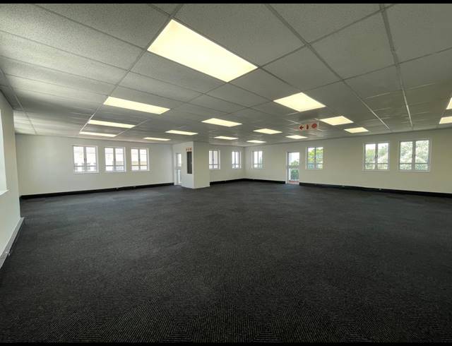 377M² OFFICE TO LET IN BRYANSTON